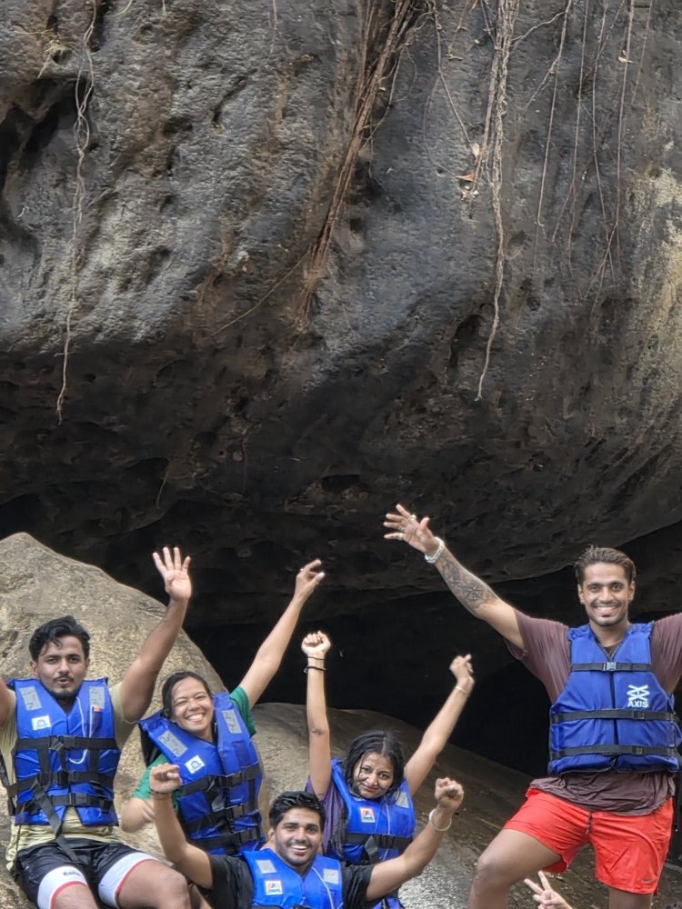 Travellers on a Charkadam trip